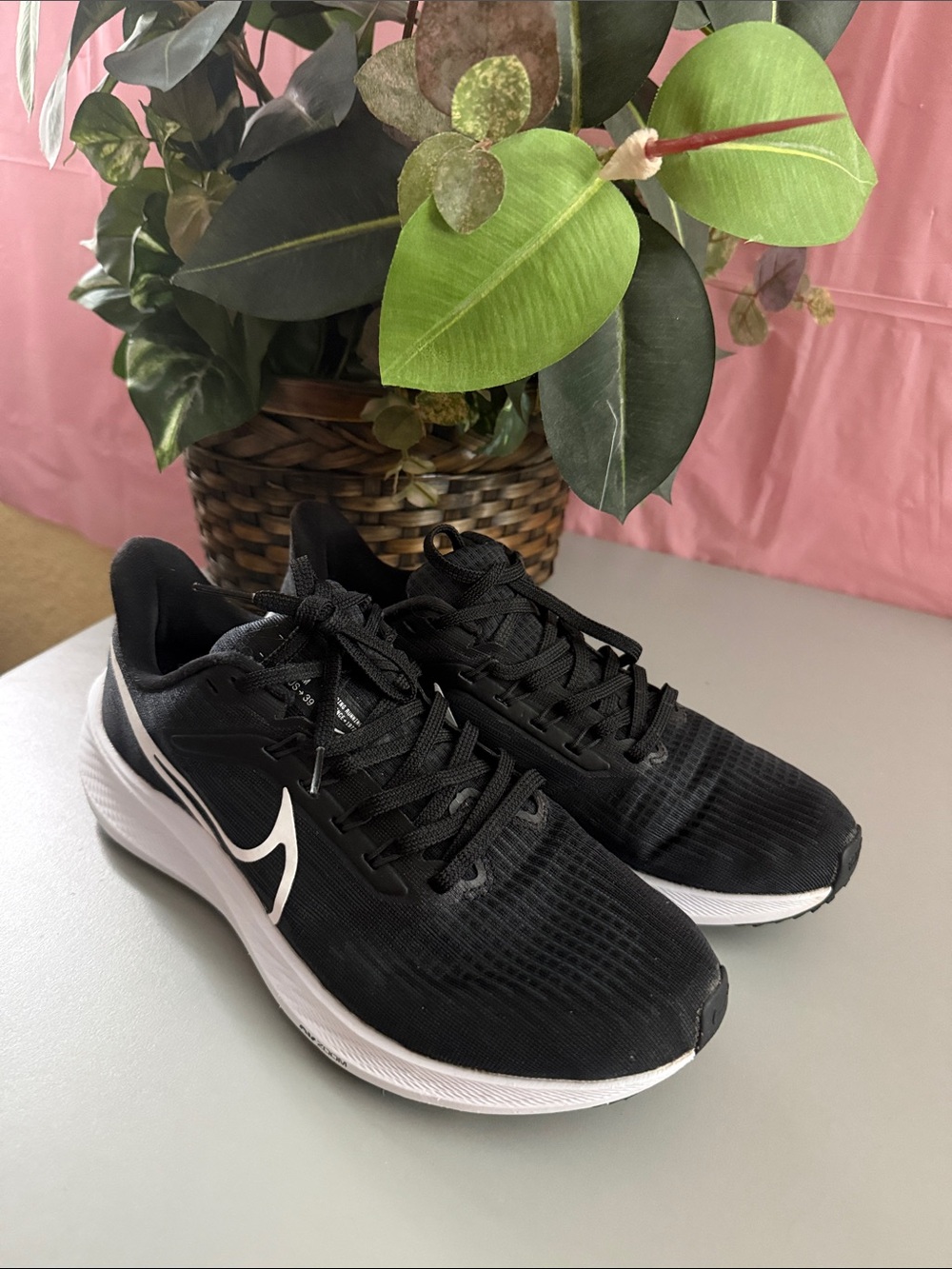 Nike Men’s Black Athletic Running Shoes with White Swoosh
